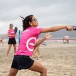 Esporte e informação_ torneio de beach tennis com o tema menopausa reúne centenas de mulheres nas areias de Santos