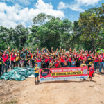 Voluntários participam da ação Clean Up Day para recuperação da APA Joanes Ipitanga