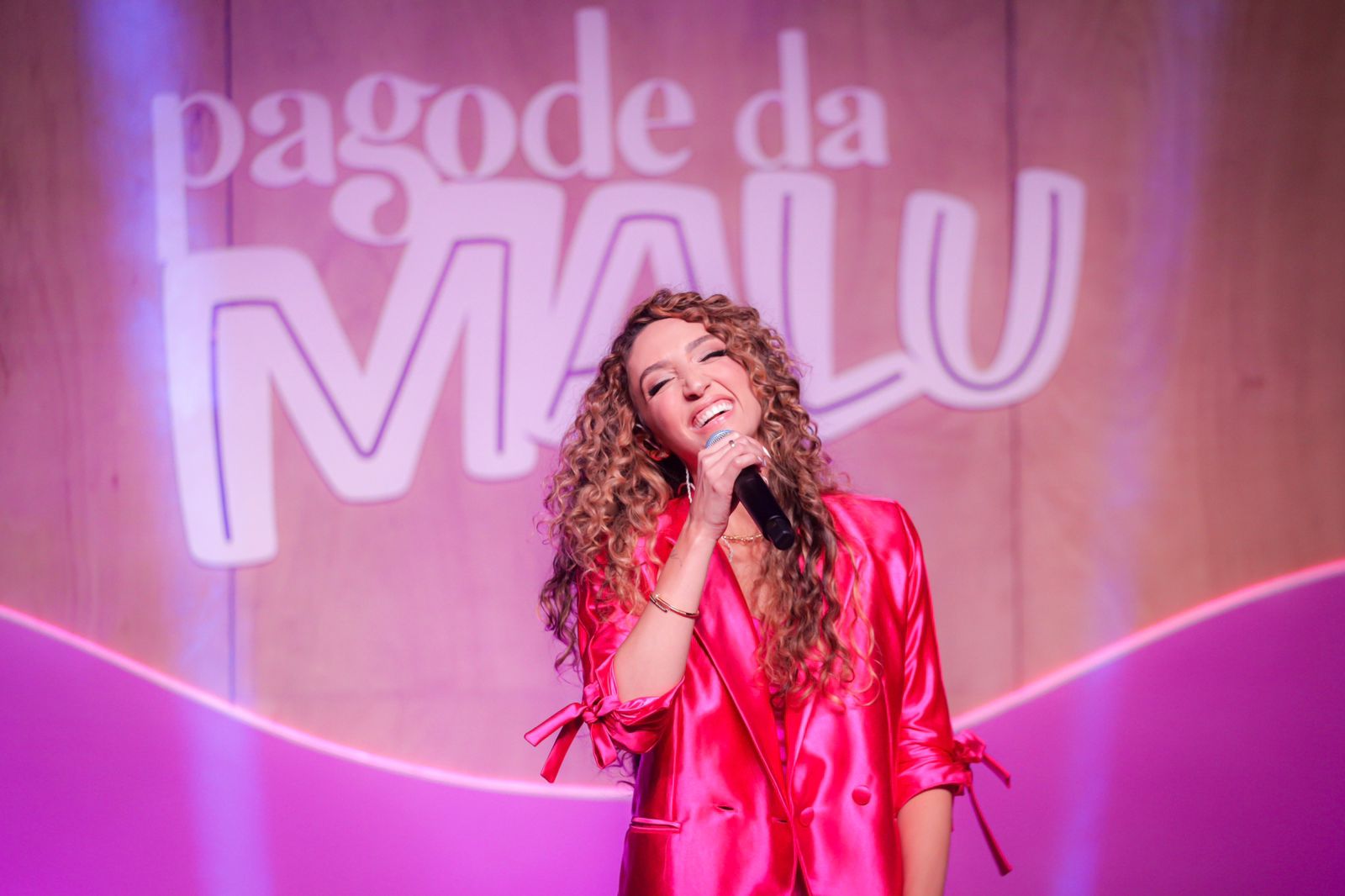 Com mais de 80 milhões de plays em seus vídeos, a cantora é agenciada por Rodriguinho e pela Impacta Show. Foto: Divulgação