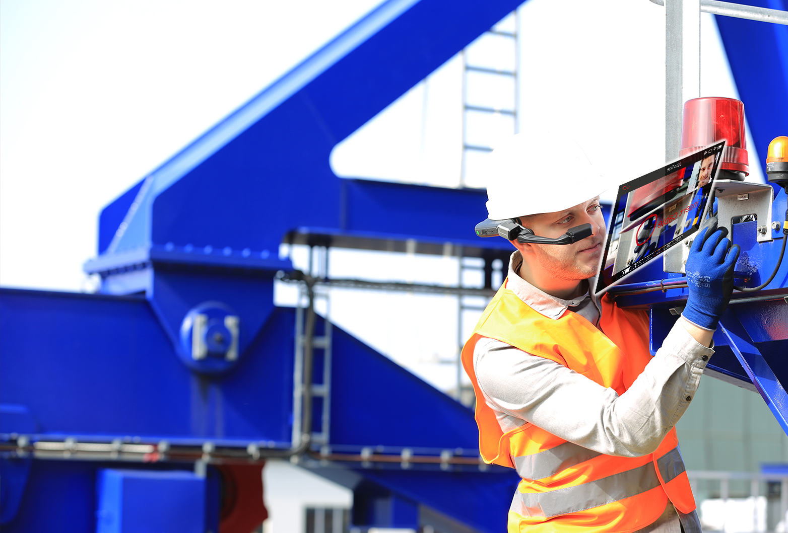 Assist Realwear Field Service A Man Fixing Withui (002)